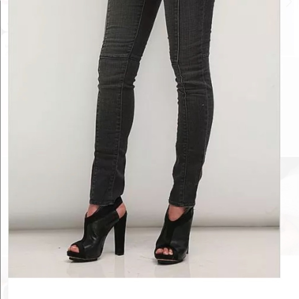 SOLD !!! Stitch HAYDEN jeans. Size 28.